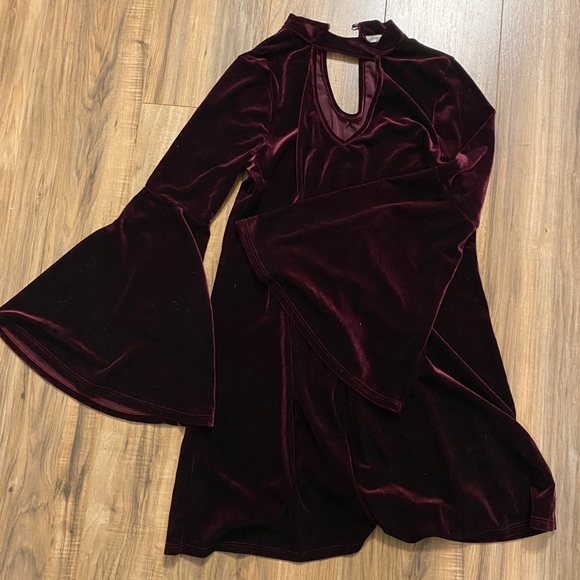 Dresses & Skirts - Burgundy Velour Bell Sleeve Mini Dress